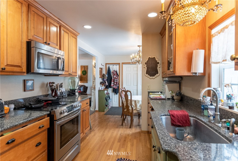 3835 Broadway, Moses Lake, Washington 98837, ,Commercial Sale,For Sale,Broadway,NWM1878525