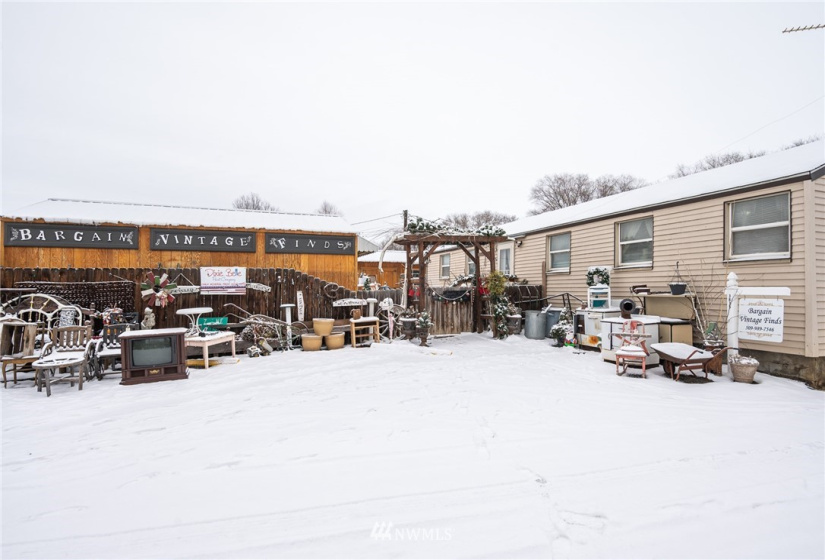 3835 Broadway, Moses Lake, Washington 98837, ,Commercial Sale,For Sale,Broadway,NWM1878525
