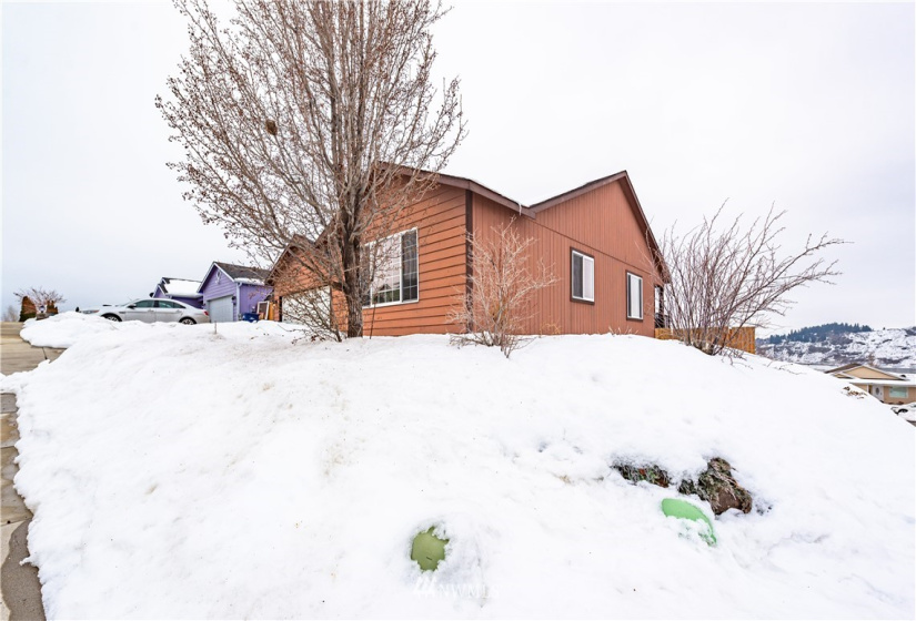 3970 Vista Del Ray, East Wenatchee, Washington 98802, 3 Bedrooms Bedrooms, ,2 BathroomsBathrooms,Residential,For Sale,Blueridge Estates,Vista Del Ray,NWM1879810
