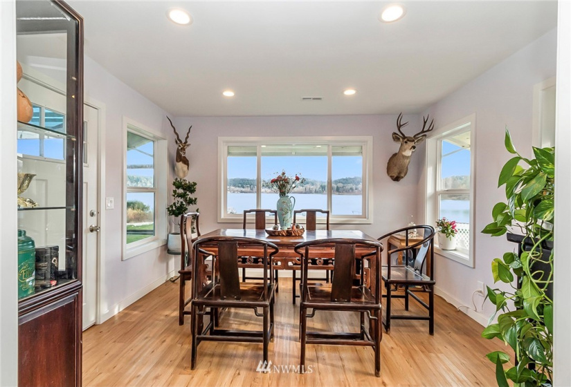5104 Sammamish, Issaquah, Washington 98027, 2 Bedrooms Bedrooms, ,1 BathroomBathrooms,Residential,For Sale,Sammamish,NWM1879875