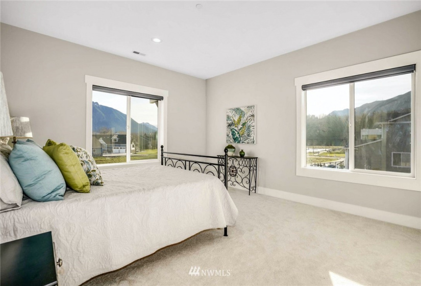 8900 384th, Snoqualmie, Washington 98065, 5 Bedrooms Bedrooms, ,2 BathroomsBathrooms,Residential,For Sale,384th,NWM1879651