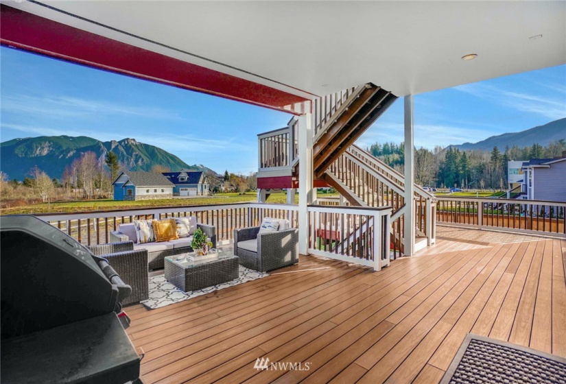 8900 384th, Snoqualmie, Washington 98065, 5 Bedrooms Bedrooms, ,2 BathroomsBathrooms,Residential,For Sale,384th,NWM1879651