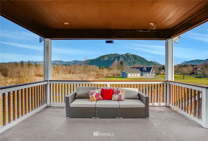8900 384th, Snoqualmie, Washington 98065, 5 Bedrooms Bedrooms, ,2 BathroomsBathrooms,Residential,For Sale,384th,NWM1879651