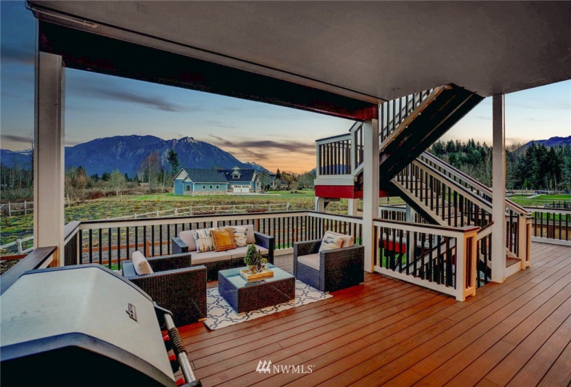 8900 384th, Snoqualmie, Washington 98065, 5 Bedrooms Bedrooms, ,2 BathroomsBathrooms,Residential,For Sale,384th,NWM1879651