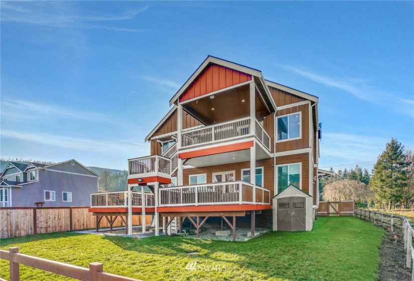 8900 384th, Snoqualmie, Washington 98065, 5 Bedrooms Bedrooms, ,2 BathroomsBathrooms,Residential,For Sale,384th,NWM1879651