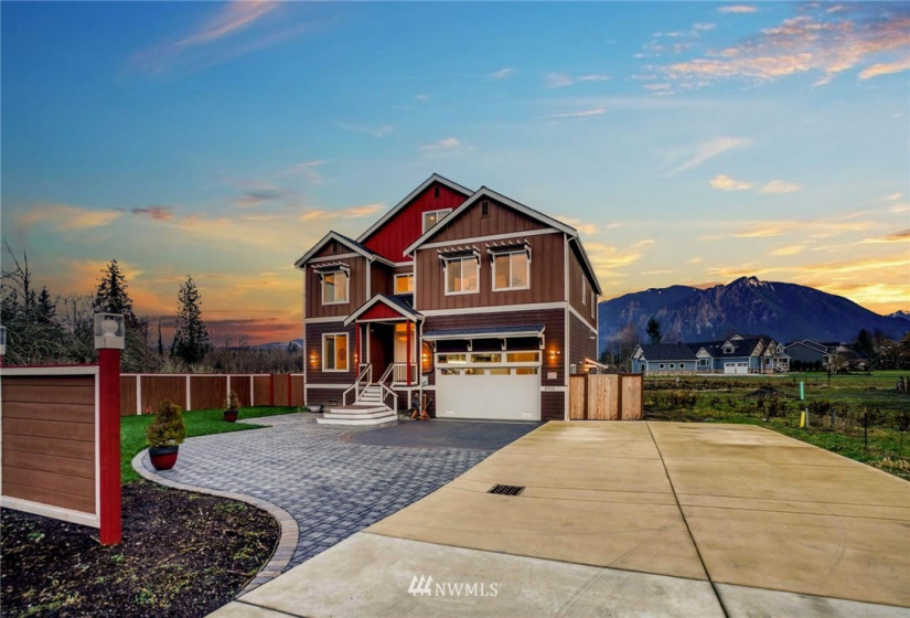 8900 384th, Snoqualmie, Washington 98065, 5 Bedrooms Bedrooms, ,2 BathroomsBathrooms,Residential,For Sale,384th,NWM1879651