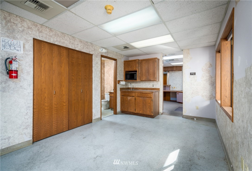 860 Bayshore, Oak Harbor, Washington 98277, ,Commercial Sale,For Sale,Bayshore,NWM1879835