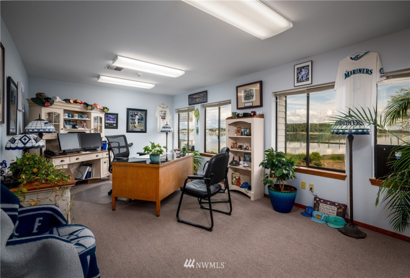 860 Bayshore, Oak Harbor, Washington 98277, ,Commercial Sale,For Sale,Bayshore,NWM1879835