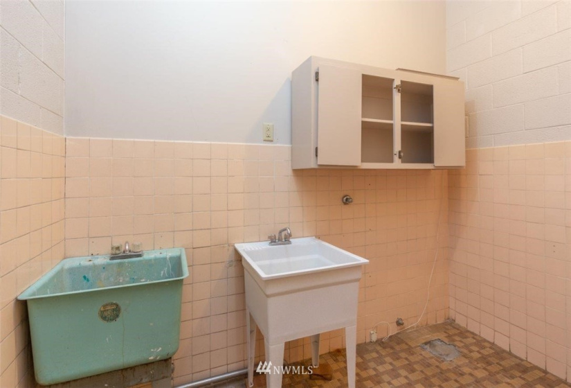 175 Cedar, Sequim, Washington 98382, ,Commercial Sale,For Sale,Cedar,NWM1880075