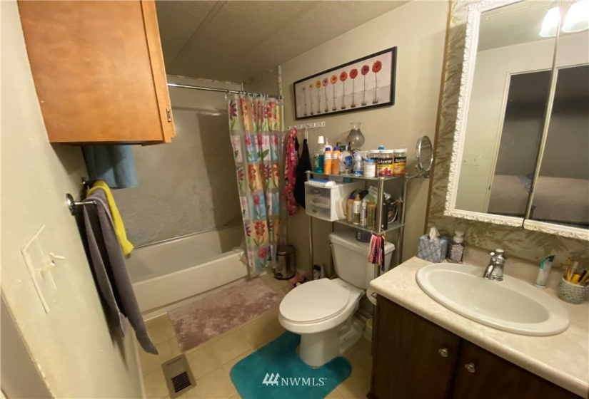 12605 Gibson, Everett, Washington 98204, 3 Bedrooms Bedrooms, ,1 BathroomBathrooms,Manufactured In Park,For Sale,Gibson,NWM1880282