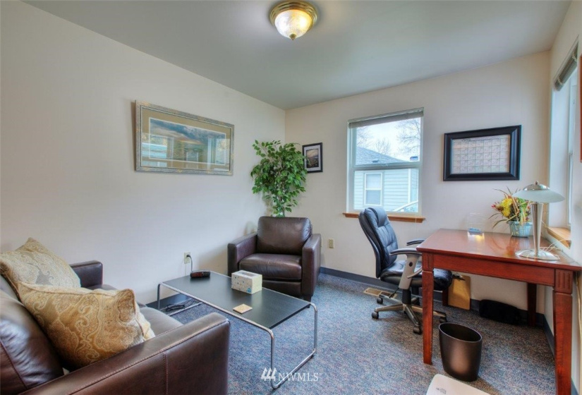 615 Titus, Kent, Washington 98032, ,Commercial Sale,For Sale,Titus,NWM1879353