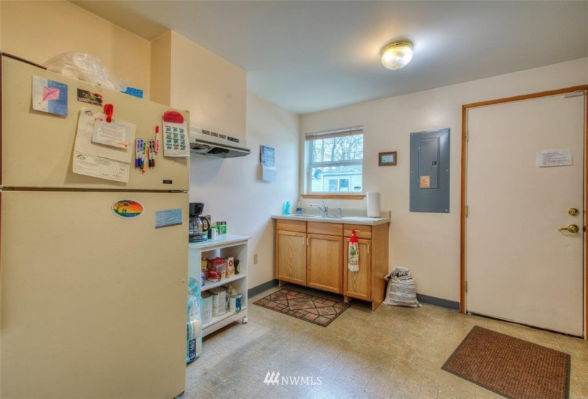 615 Titus, Kent, Washington 98032, ,Commercial Sale,For Sale,Titus,NWM1879353