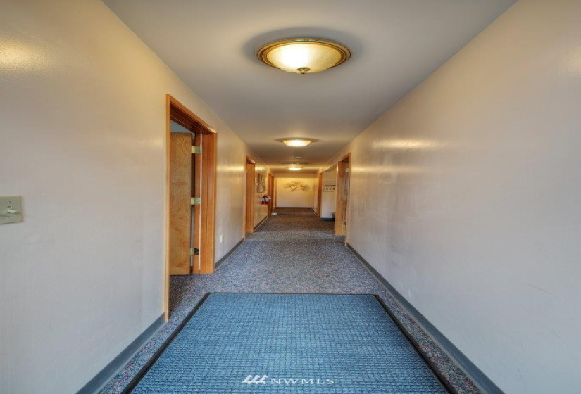 615 Titus, Kent, Washington 98032, ,Commercial Sale,For Sale,Titus,NWM1879353