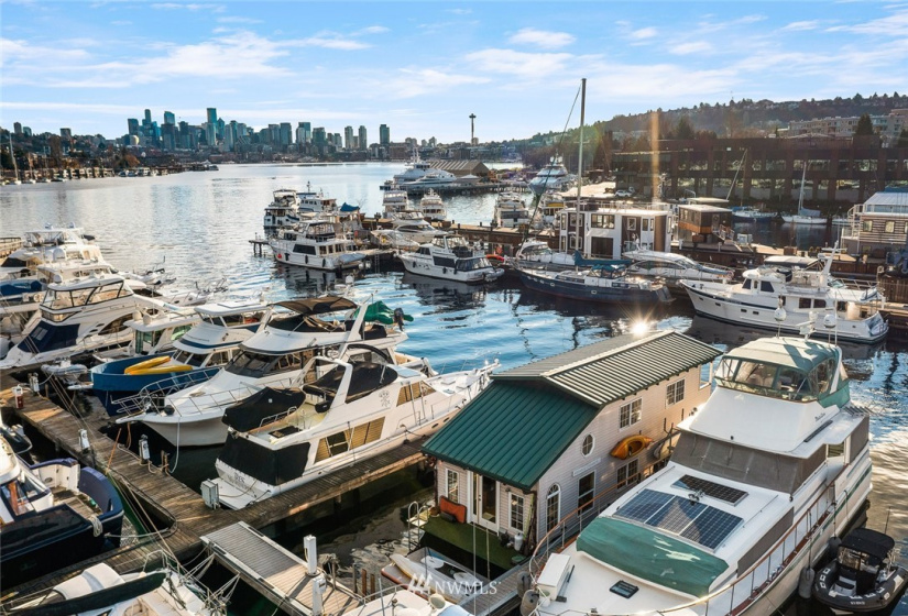2401 Northlake, Seattle, Washington 98103, 2 Bedrooms Bedrooms, ,Residential,For Sale,Northlake,NWM1880323