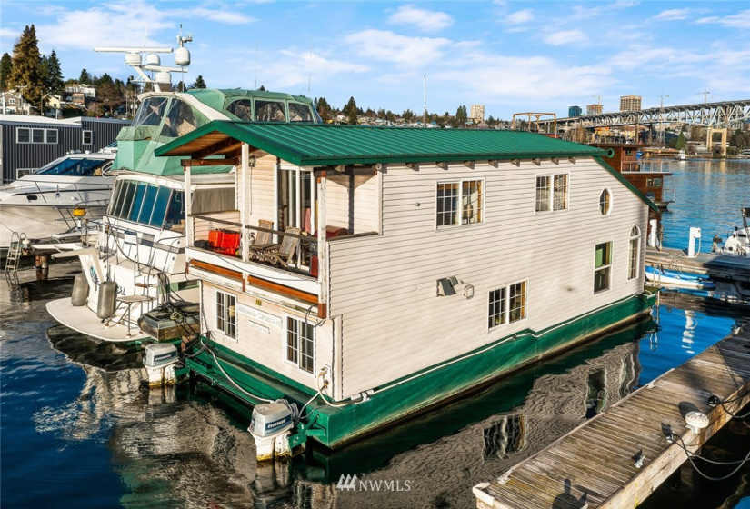 2401 Northlake, Seattle, Washington 98103, 2 Bedrooms Bedrooms, ,Residential,For Sale,Northlake,NWM1880323