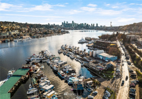 2401 Northlake, Seattle, Washington 98103, 2 Bedrooms Bedrooms, ,Residential,For Sale,Northlake,NWM1880323