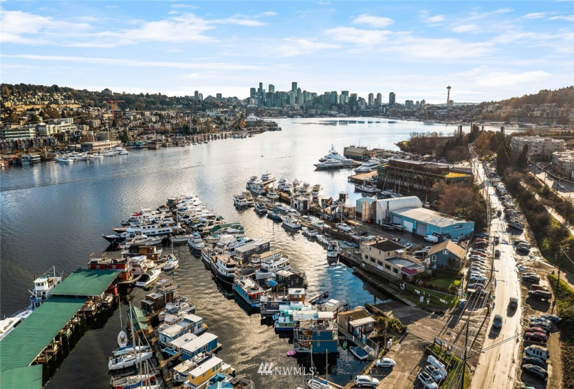 2401 Northlake, Seattle, Washington 98103, 2 Bedrooms Bedrooms, ,Residential,For Sale,Northlake,NWM1880323