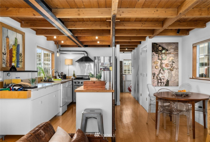 2401 Northlake, Seattle, Washington 98103, 2 Bedrooms Bedrooms, ,Residential,For Sale,Northlake,NWM1880323