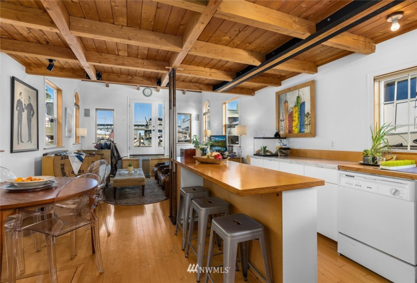 2401 Northlake, Seattle, Washington 98103, 2 Bedrooms Bedrooms, ,Residential,For Sale,Northlake,NWM1880323