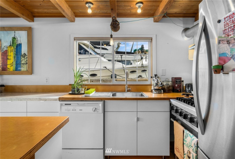 2401 Northlake, Seattle, Washington 98103, 2 Bedrooms Bedrooms, ,Residential,For Sale,Northlake,NWM1880323