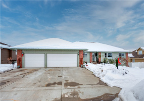 618 Clarissa, East Wenatchee, Washington 98802, 3 Bedrooms Bedrooms, ,3 BathroomsBathrooms,Residential,For Sale,Clarissa,NWM1879945