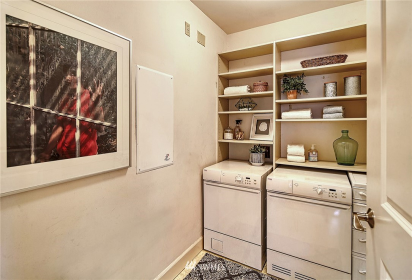 1414 1st, Seattle, Washington 98119, 3 Bedrooms Bedrooms, ,2 BathroomsBathrooms,Residential,For Sale,The Renaissance,1st,NWM1877921