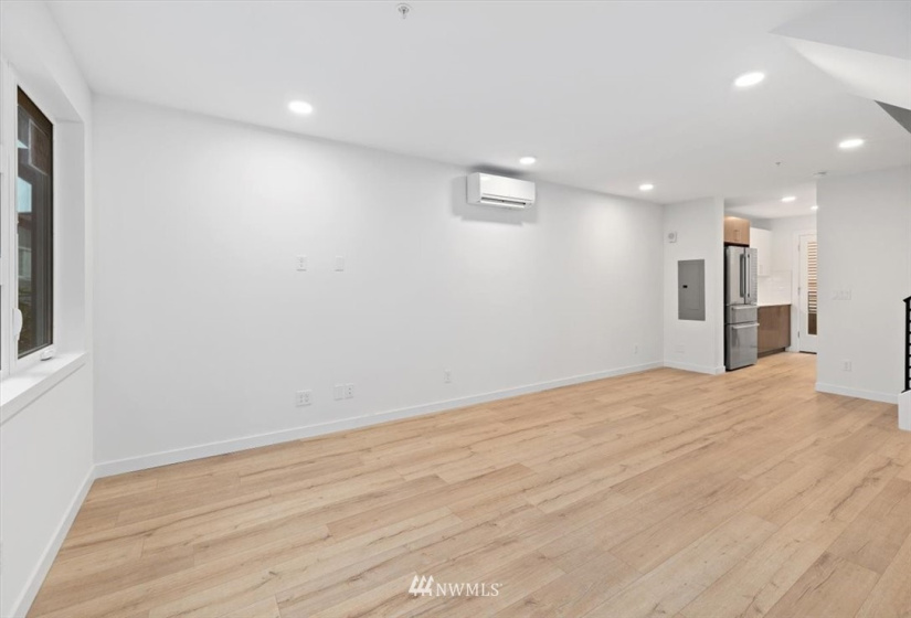 1000 112th, Seattle, Washington 98125, 3 Bedrooms Bedrooms, ,2 BathroomsBathrooms,Residential,For Sale,112th,NWM1880473