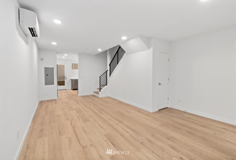 1000 112th, Seattle, Washington 98125, 3 Bedrooms Bedrooms, ,2 BathroomsBathrooms,Residential,For Sale,112th,NWM1880473