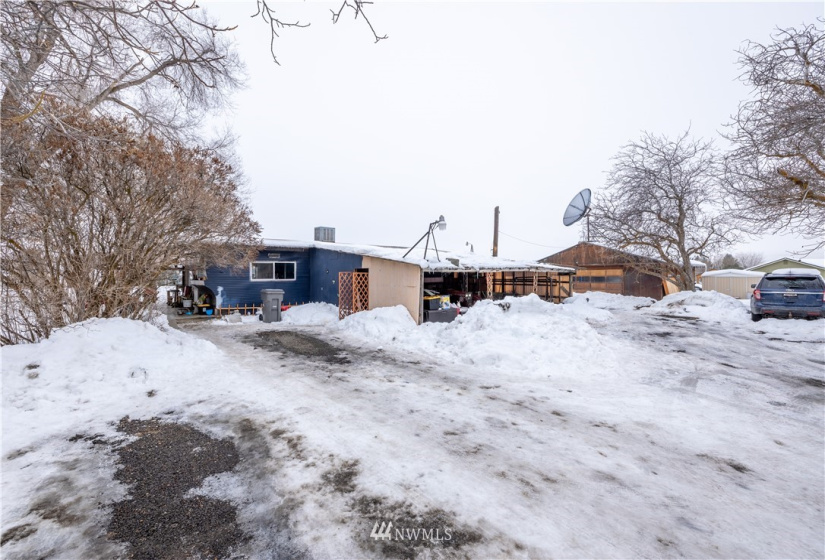 3290 1st, East Wenatchee, Washington 98802, 3 Bedrooms Bedrooms, ,1 BathroomBathrooms,Residential,For Sale,1st,NWM1880541