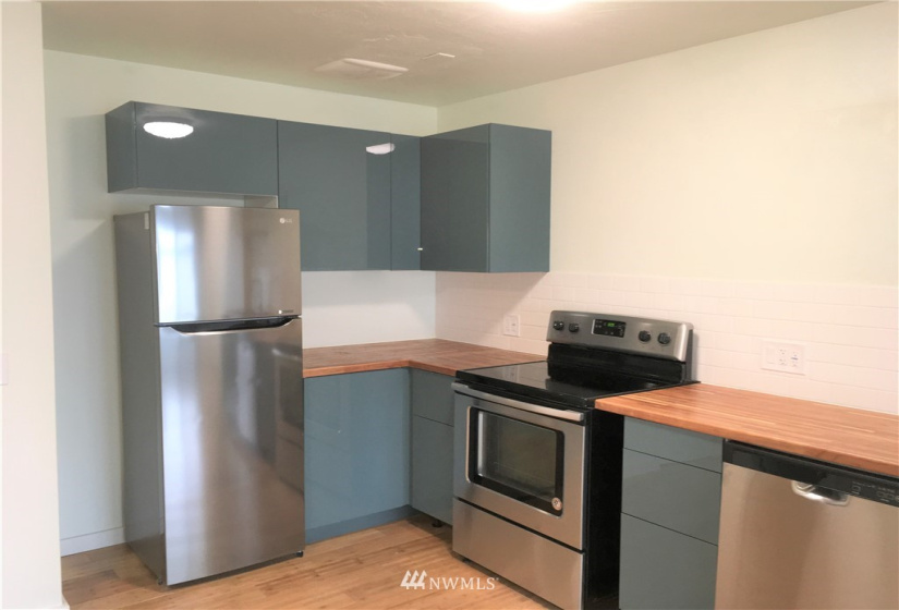 1833 Bay Street, Port Orchard, Washington 98366, ,Residential Income,For Sale,Bay Street,NWM1880597