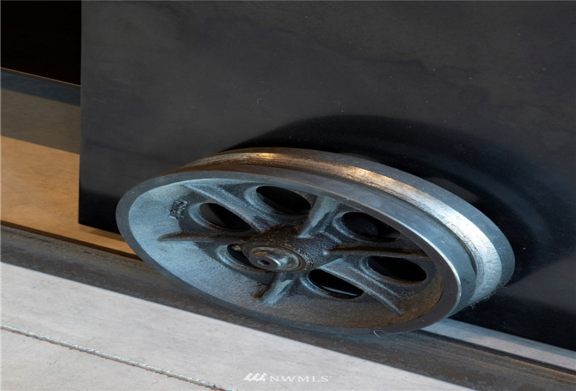 516 Yale, Seattle, Washington 98109, 2 Bedrooms Bedrooms, ,Residential,For Sale,Art Stable,Yale,NWM1880634