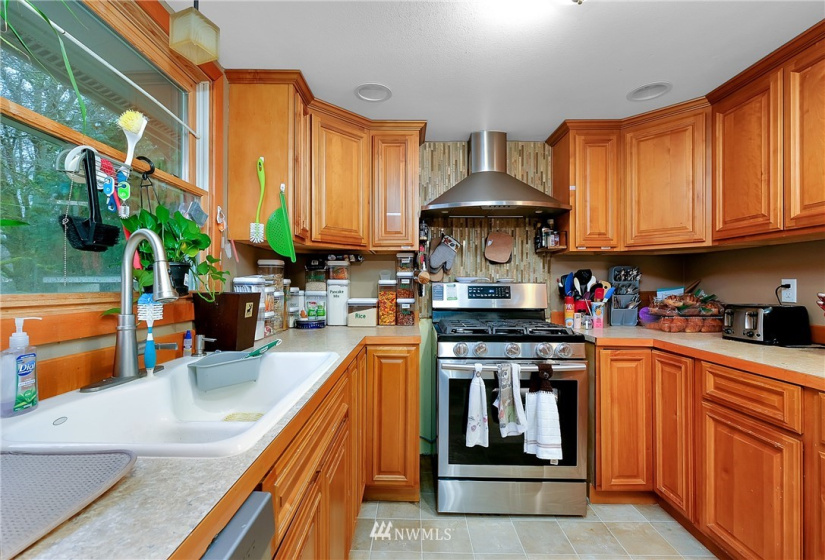 7741 Beacon, Bremerton, Washington 98311, 4 Bedrooms Bedrooms, ,2 BathroomsBathrooms,Residential,For Sale,Beacon,NWM1879766