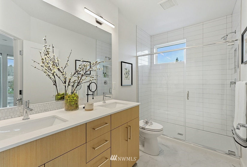 2013 25th, Seattle, Washington 98144, 2 Bedrooms Bedrooms, ,1 BathroomBathrooms,Residential,For Sale,JOYA,25th,NWM1880630