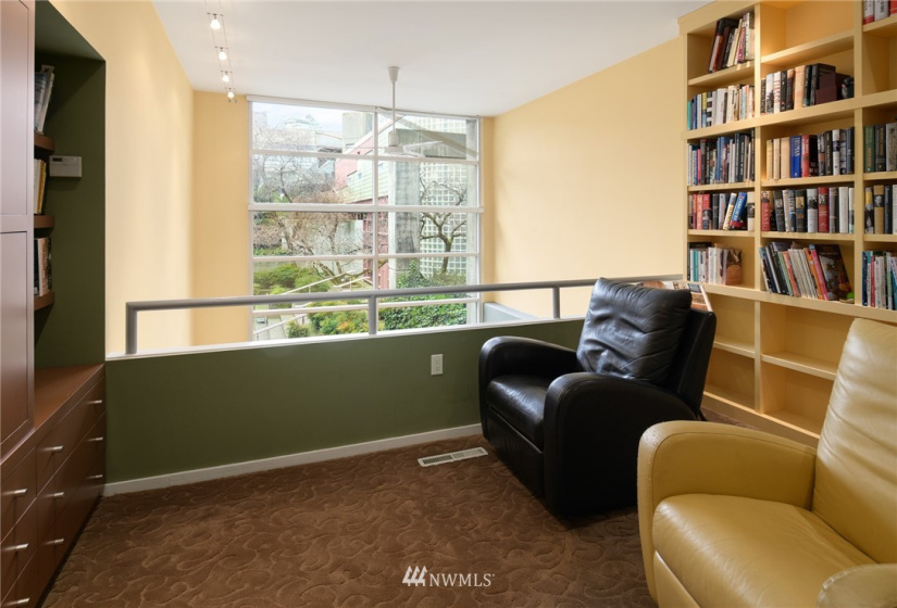 1425 Western, Seattle, Washington 98101, 2 Bedrooms Bedrooms, ,1 BathroomBathrooms,Residential,For Sale,Hillclimb Court,Western,NWM1880568