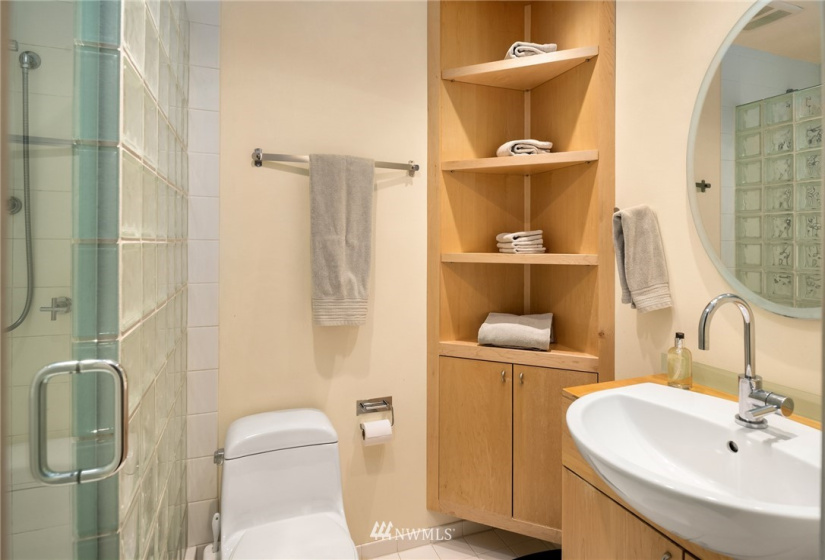 1425 Western, Seattle, Washington 98101, 2 Bedrooms Bedrooms, ,1 BathroomBathrooms,Residential,For Sale,Hillclimb Court,Western,NWM1880568