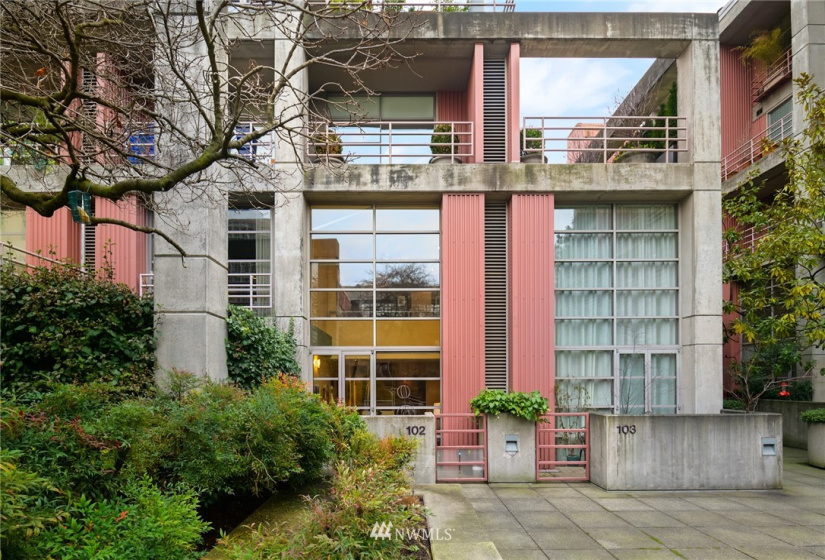 1425 Western, Seattle, Washington 98101, 2 Bedrooms Bedrooms, ,1 BathroomBathrooms,Residential,For Sale,Hillclimb Court,Western,NWM1880568