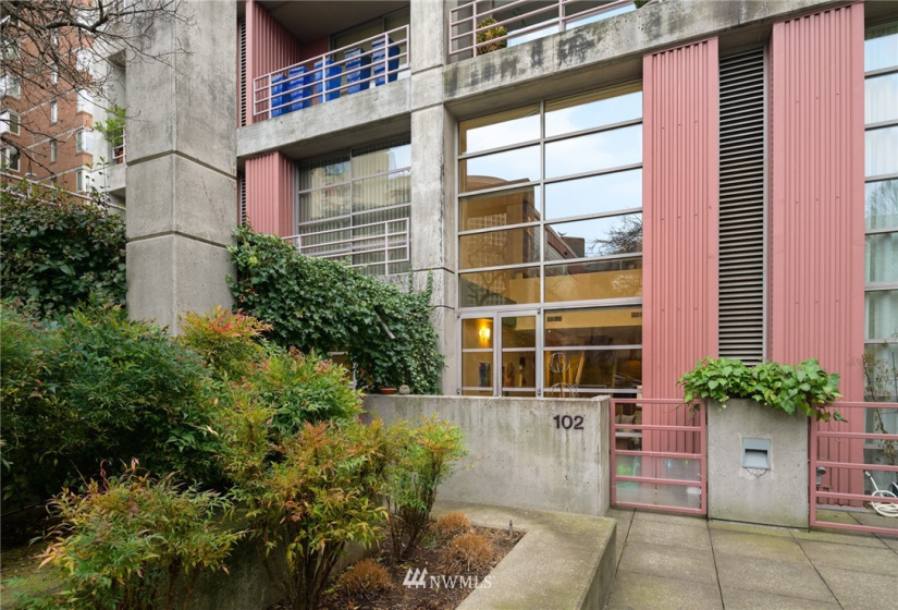 1425 Western, Seattle, Washington 98101, 2 Bedrooms Bedrooms, ,1 BathroomBathrooms,Residential,For Sale,Hillclimb Court,Western,NWM1880568