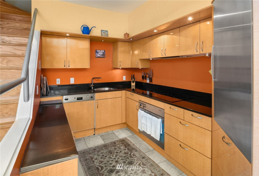 1425 Western, Seattle, Washington 98101, 2 Bedrooms Bedrooms, ,1 BathroomBathrooms,Residential,For Sale,Hillclimb Court,Western,NWM1880568