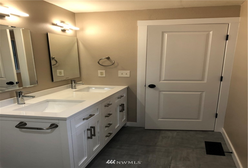 15401 177th Pl, Renton, Washington 98058, 4 Bedrooms Bedrooms, ,Residential Lease,For Rent,Candlewood Ridge Div 04,177th Pl,NWM1880715