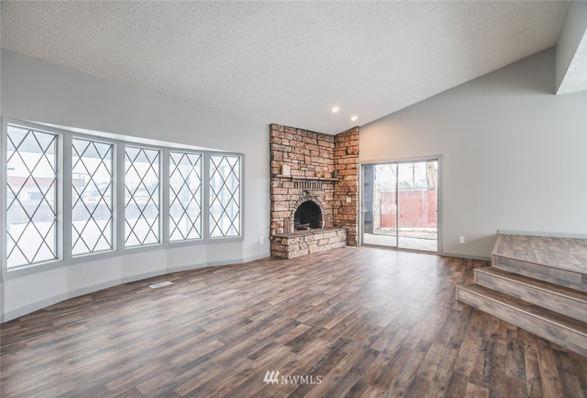 8037 Valley, Moses Lake, Washington 98837, 4 Bedrooms Bedrooms, ,1 BathroomBathrooms,Residential,For Sale,Valley,NWM1880573