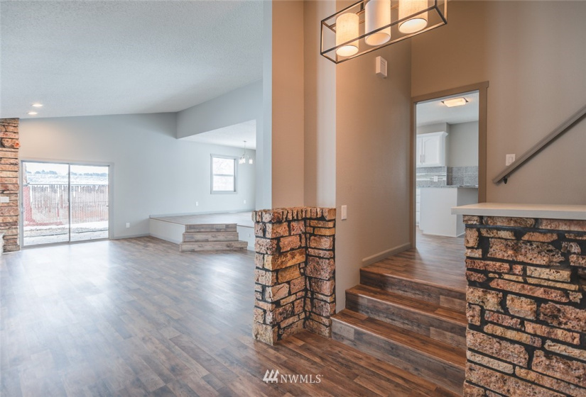 8037 Valley, Moses Lake, Washington 98837, 4 Bedrooms Bedrooms, ,1 BathroomBathrooms,Residential,For Sale,Valley,NWM1880573