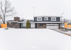 8037 Valley, Moses Lake, Washington 98837, 4 Bedrooms Bedrooms, ,1 BathroomBathrooms,Residential,For Sale,Valley,NWM1880573