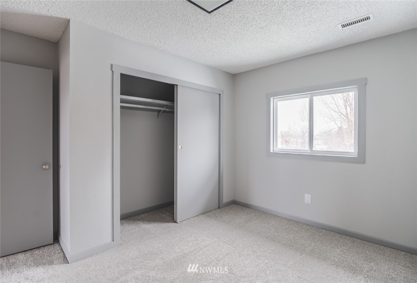 8037 Valley, Moses Lake, Washington 98837, 4 Bedrooms Bedrooms, ,1 BathroomBathrooms,Residential,For Sale,Valley,NWM1880573