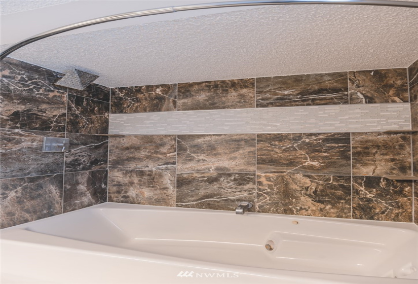 8037 Valley, Moses Lake, Washington 98837, 4 Bedrooms Bedrooms, ,1 BathroomBathrooms,Residential,For Sale,Valley,NWM1880573