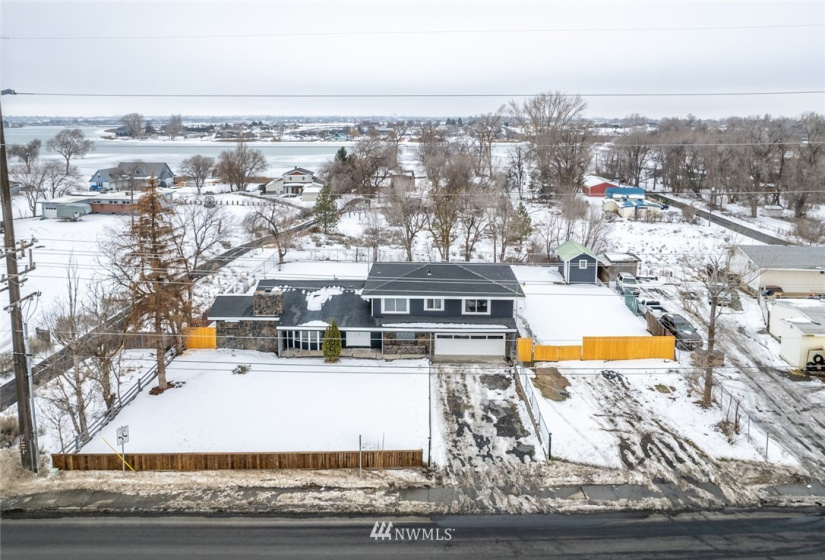 8037 Valley, Moses Lake, Washington 98837, 4 Bedrooms Bedrooms, ,1 BathroomBathrooms,Residential,For Sale,Valley,NWM1880573