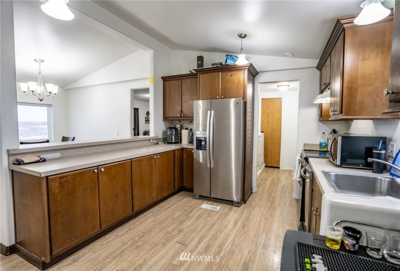 19835 Road 6, Warden, Washington 98857, 3 Bedrooms Bedrooms, ,2 BathroomsBathrooms,Farm,For Sale,Road 6,NWM1877062