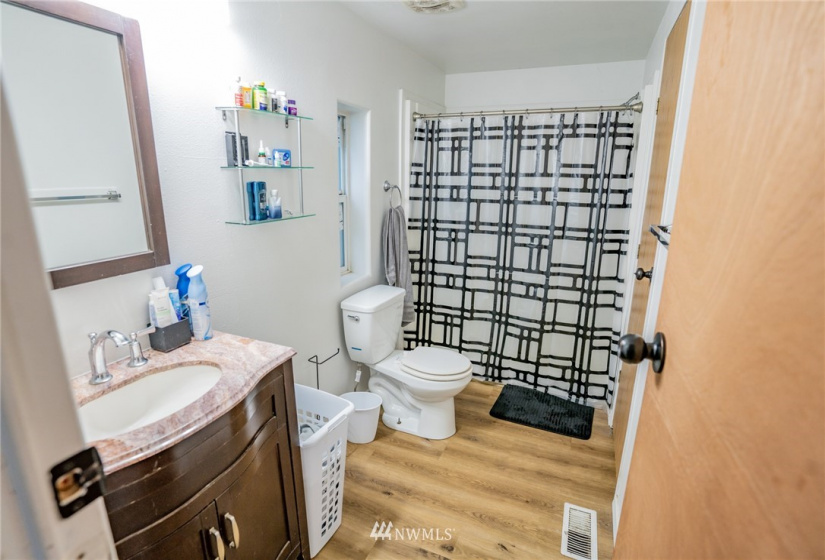 19835 Road 6, Warden, Washington 98857, 3 Bedrooms Bedrooms, ,2 BathroomsBathrooms,Farm,For Sale,Road 6,NWM1877062