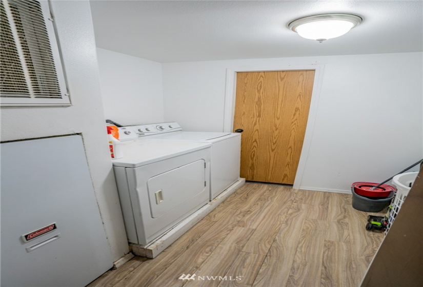 19835 Road 6, Warden, Washington 98857, 3 Bedrooms Bedrooms, ,2 BathroomsBathrooms,Farm,For Sale,Road 6,NWM1877062