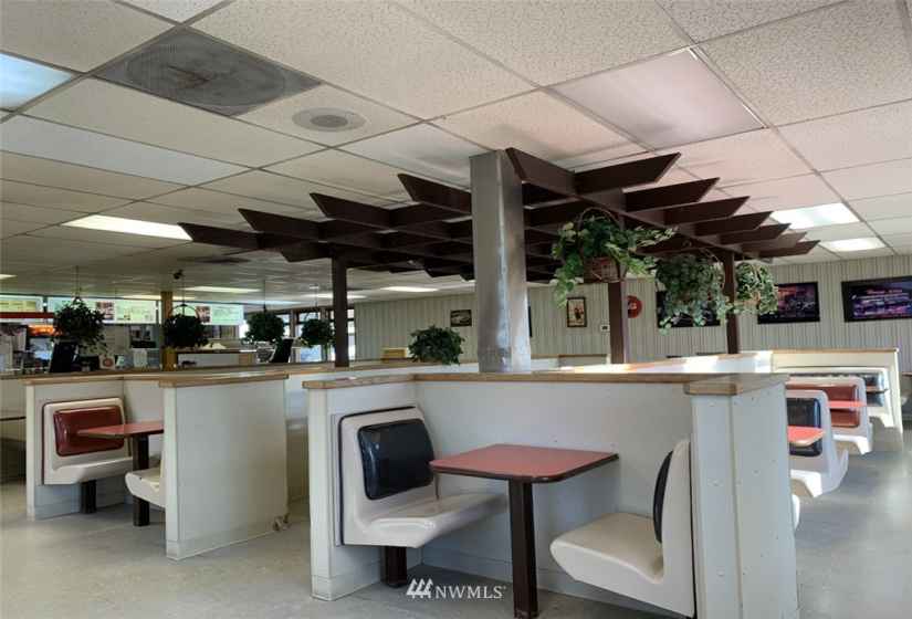 813 Wine Country, Grandview, Washington 98930, ,Commercial Sale,For Sale,Wine Country,NWM1880809