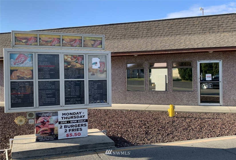 813 Wine Country, Grandview, Washington 98930, ,Business Opportunity,For Sale,Wine Country,NWM1879905